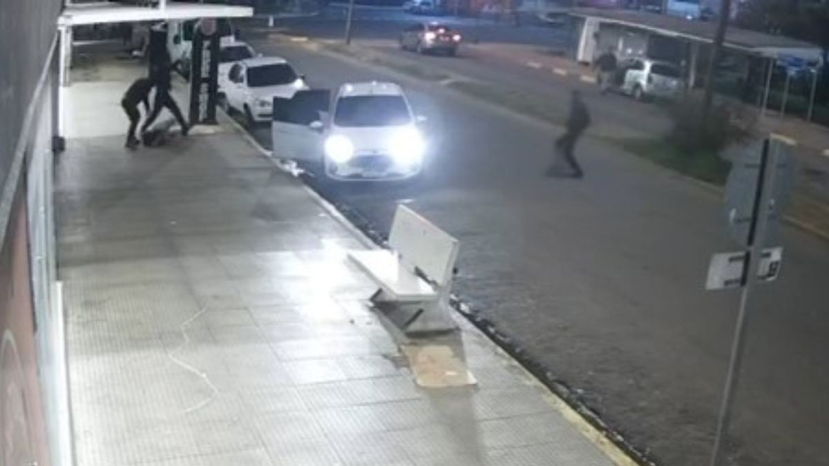 Turista do RS é assaltada no Uruguai; vídeo mostra ataque