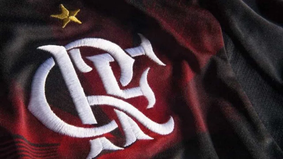 Flamengo lança reforços longe do ideal físico, oscila e vê futebol diminuir